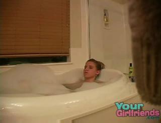 Bathtub Spy masturbation