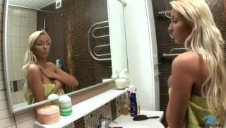 Blonde teen bombshell gets sli...