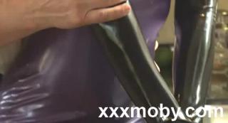 Nikki Hunter in Latex Moms